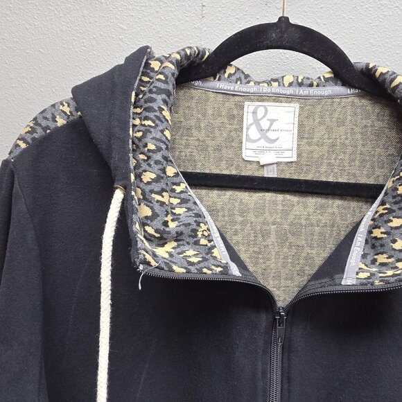 Ampersand Avenue Hoodie Womens XL Black Half Zip Leopard Print Kangaroo Pocket - Picture 2 of 8